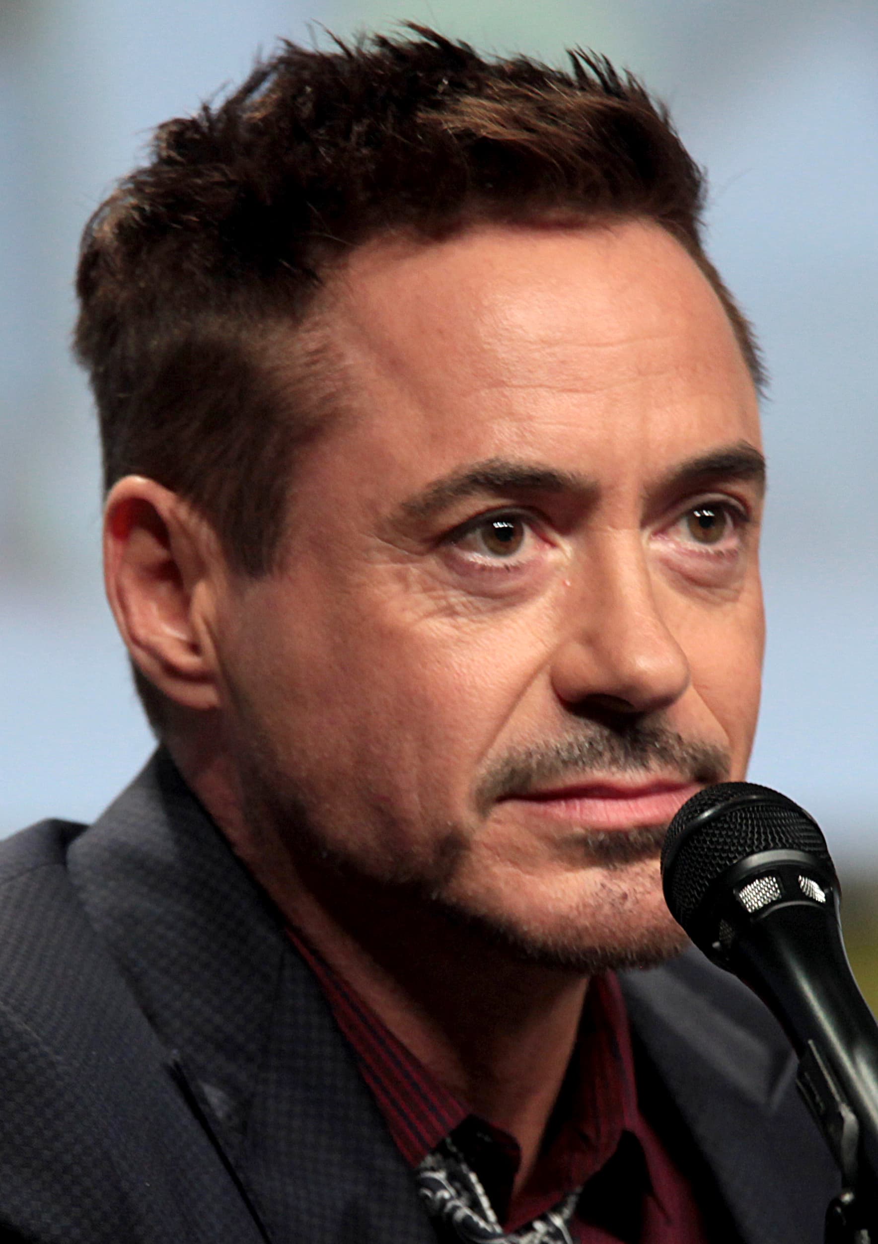 Robert Downey Jr. at international media event in tailored suit
